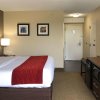 Отель Comfort Inn & Suites Durham near Duke University, фото 2