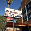 Отель Metropolitan Inn & Suites, фото 1