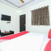 Отель OYO 12407 Hotel Shri Radha ISBT, фото 12