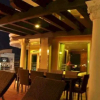 Отель Fields Plaza Suites, фото 3