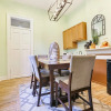 Отель Charming Homes close to French Quarter, фото 6