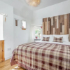 Отель Redlands Country Lodge Log Cabin Apartments & WeeBothy, фото 22