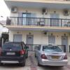 Отель Papageorgioy Apartments в Lokroi