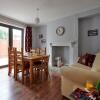 Отель Maintenance, Transport, Medical Teams Bargain, 3 Bed Detached House, Mold, Sleeps 1 to 5, фото 9