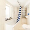 Отель 3-br Spacious Flat in Central London, фото 10