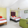 Отель OYO 12765 Hotel Golden Rooms, фото 6