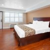 Отель Travelodge by Wyndham Harbor City, фото 14