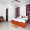 Отель OYO 9564 Urban Legends, фото 2