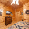 Отель Bama Bear's Den 4 Bedroom Cabin by Redawning, фото 37