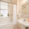 Отель Stylish Brownstone Back Bay Apartments, фото 9