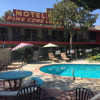 Отель Piazza's Pine Cone Inn, фото 13