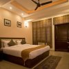 Отель Red Maple Bed & Breakfast в Нью-Дели