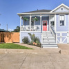 Отель Charming Galveston Cottage - 1 Mi to Beach!, фото 1