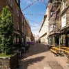 Отель JOIVY Amazing Location! - Lovely Rose St Apt in New Town, фото 13