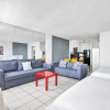Отель Gorgeous Studio/1bath, Miami Beach, Middle of South Beach!, фото 5
