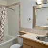 Отель Waterfront 2 bedroom Cottage with Hot Tub!, фото 6