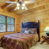 Отель Topsy, 5 Bedrooms, Hot Tub, Fireplace, Pool Access, Game Room, Sleeps 10, фото 3