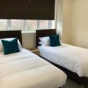 Отель Eazzzy rooms Corby в Корби 