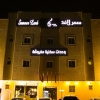 Отель Summerland Suites, фото 1