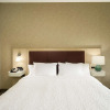 Отель Hampton Inn Newport, фото 3