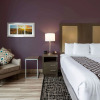 Отель La Quinta Inn & Suites by Wyndham Wichita Airport, фото 8