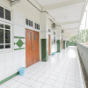 Отель Reddoorz Syariah Mojosari, фото 17