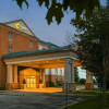 Отель Comfort Inn & Suites, фото 1
