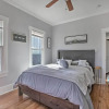 Отель Cozy Beach Bungalow Near Galveston Seawall & Pier, фото 3