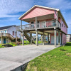 Отель Bright Galveston Home: Walk to Sea Isle Beach!, фото 21
