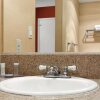Отель Travelodge Inn & Suites by Wyndham Gardena CA, фото 9