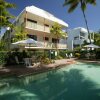 Отель Latitude 16 Tropical Reef Apartments в Порт-Дугласе