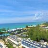 Отель Spacious 1BR 1bth Apt w Rooftop Pool Near Beach, фото 11