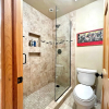 Отель Clean, Cozy Riverside Condo, Walk Everywhere @ Viking Lodge 212 1 Bedroom Condo by RedAwning, фото 17