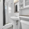 Отель Amazing 1st Floor Apartment Just Steps to Beach, фото 7