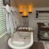 Отель Downtown BnB King Bed Clawfoot Tub & Hot Tub, фото 7