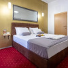 Отель Spacious Deluxe Room - Hotel Rose, фото 6