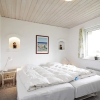 Отель 10 Person Holiday Home in Blavand, фото 12