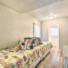 Отель Port Charlotte Cottage ~ 3 Mi to Beach Park!, фото 2