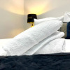Отель Impeccable 2-bed Apartment-en-suite, фото 13