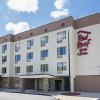 Отель Red Roof Inn & Suites Fayetteville - Fort Bragg, фото 1