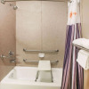 Отель La Quinta Inn & Suites by Wyndham Beaumont West, фото 9