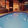 Отель Sybaris Pool Suites Mequon, фото 38
