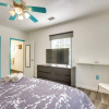 Отель Hollywood Cottage: 2 Mi to Hollywood Beach!, фото 3