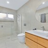 Отель LEO2-Sophisticated Beach Holiday Home, фото 8