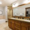 Отель Twin Chutes by Avantstay Beautiful Ski in Ski out Condo w/ Access to Hot Tub & Gym, фото 10