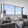 Отель Cozy APT Seaview Next to Southern Cross/pool/gym, фото 8