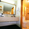 Отель Deluxe Inn Fayetteville - I-95 Exit 49, фото 11