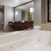Отель Holiday Inn Express & Suites Sherwood Park-Edmonton Area, an IHG Hotel, фото 8