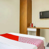 Отель OYO 90872 Coolz Homestay Tebet Near TIS Square, фото 7