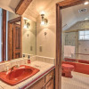 Отель Ornate Lake Arrowhead Home With Deck, фото 9